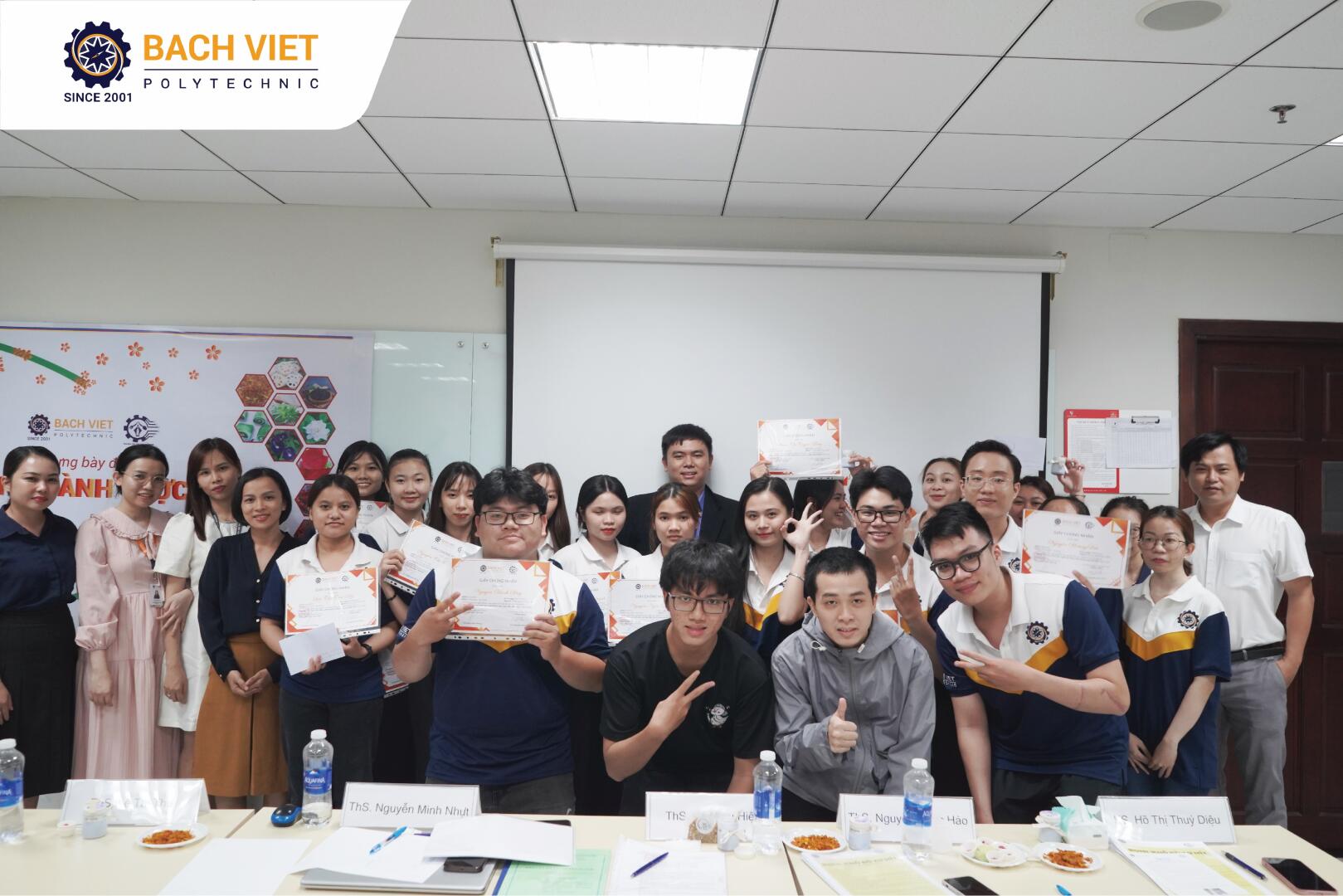 Ấn tượng từ hoạt động trưng bày sản phẩm đồ án chuyên ngành của sinh viên Công nghệ thực phẩm