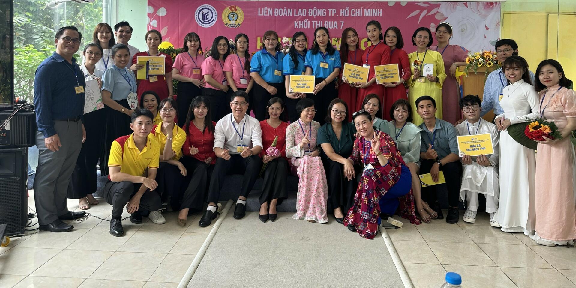 Công đoàn Trường Cao đẳng Bách khoa Bách Việt tham dự Hội thi cắm hoa chào mừng Ngày 8-3