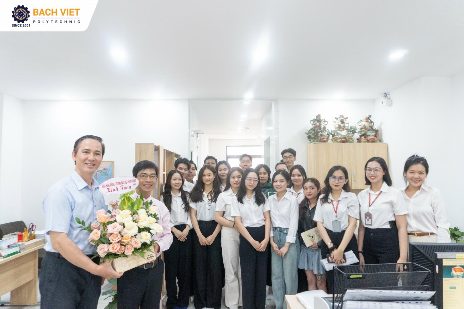 Sinh viên khoa Hàng không trải nghiệm ngày học thực tế tại doanh nghiệp