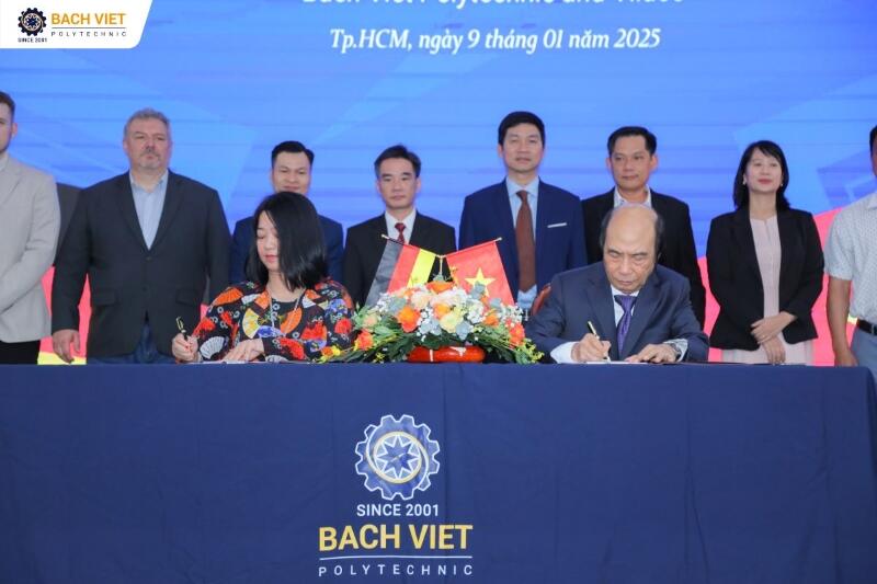 Lễ ký kết thỏa thuận hợp tác giữa Bách Việt Polytechnic và Công ty CP Nhân lực Quốc tế Việt (Vilaco)
